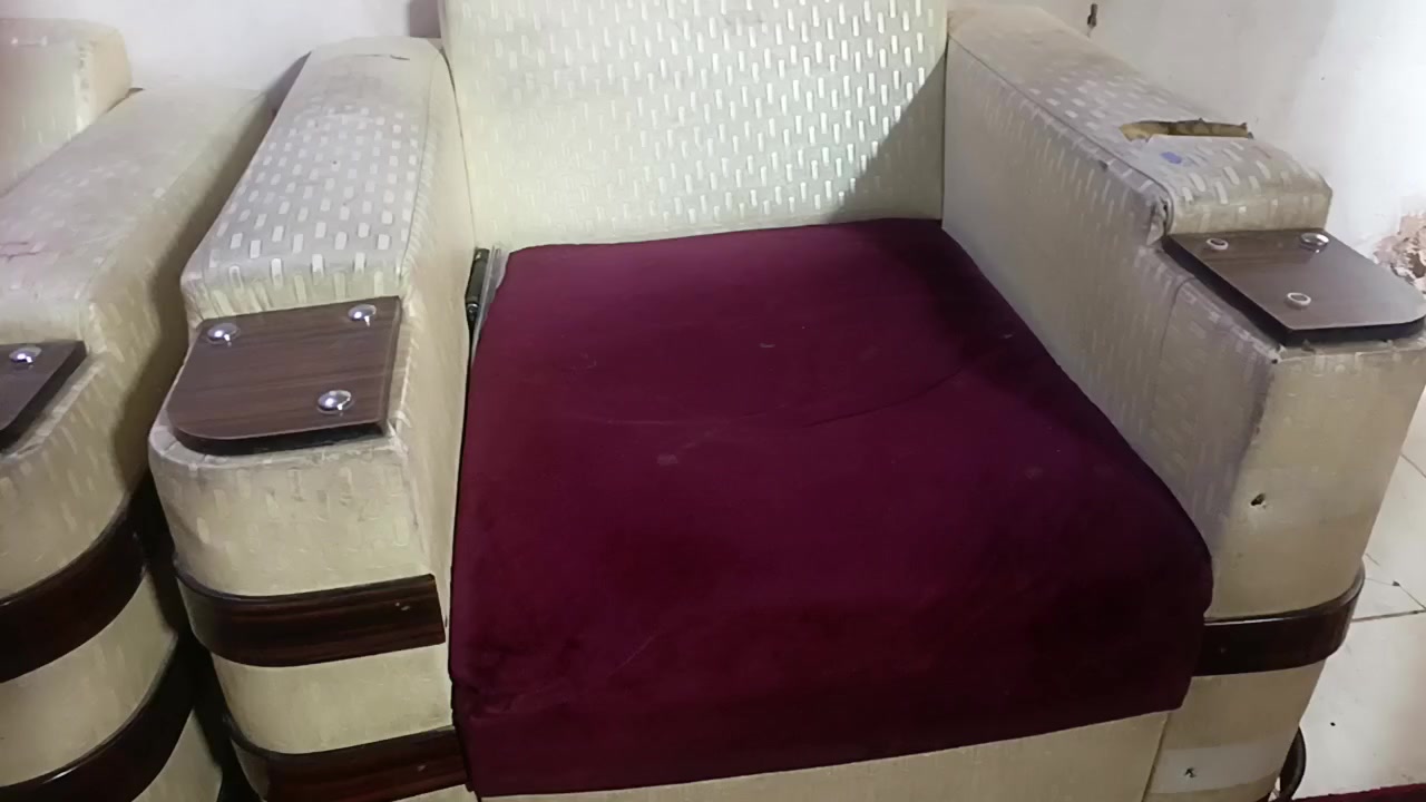 تخم قنفات السعر 75 الف بغداد
***********
