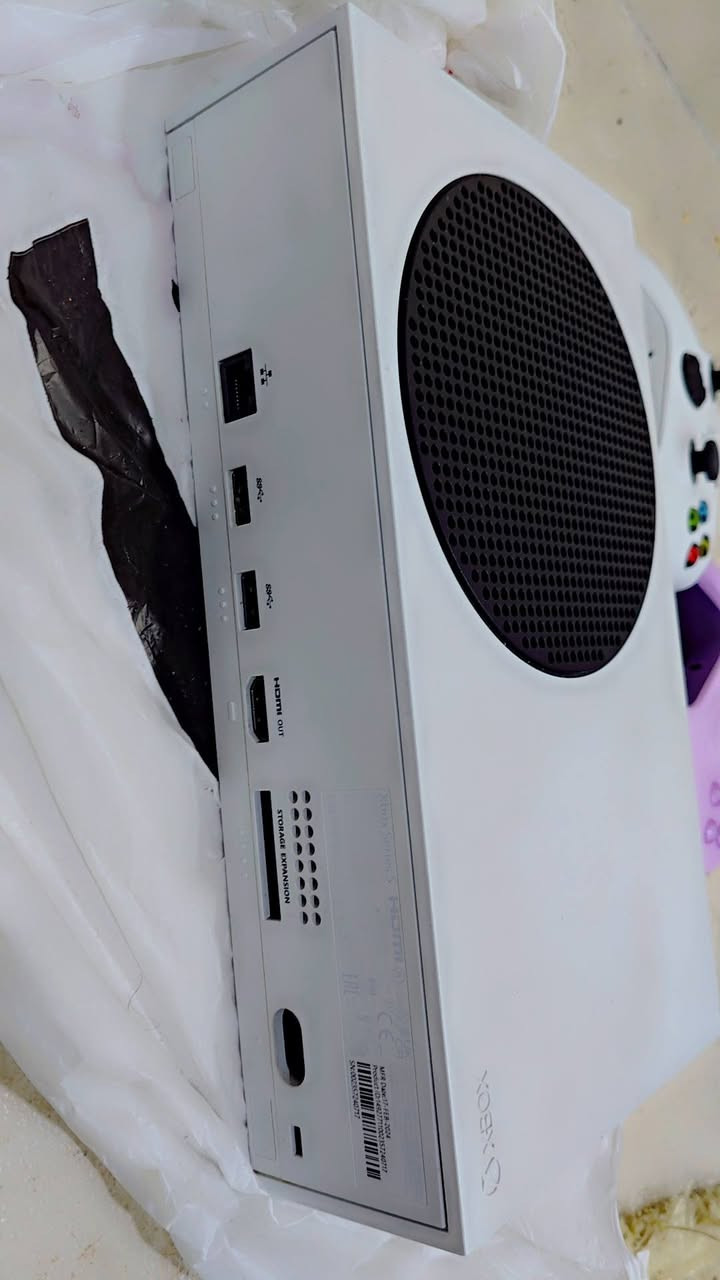 XBOX SERIES S
500GB
 للبيع لوك ستيكر مامفتوح كامل ملحقات اصدار 2024 وبي العاب مملوكه ووياه حساب كيم باس التمت 3 اشهر ووياه  جويستك كيم سير G7SE
السعر 400 وبي مجال


**إذا كنت صاحب هذا الإعلان وتريد حذفه لأي سبب، رجاءا أرسل رسالة إلى الدعم الفني**