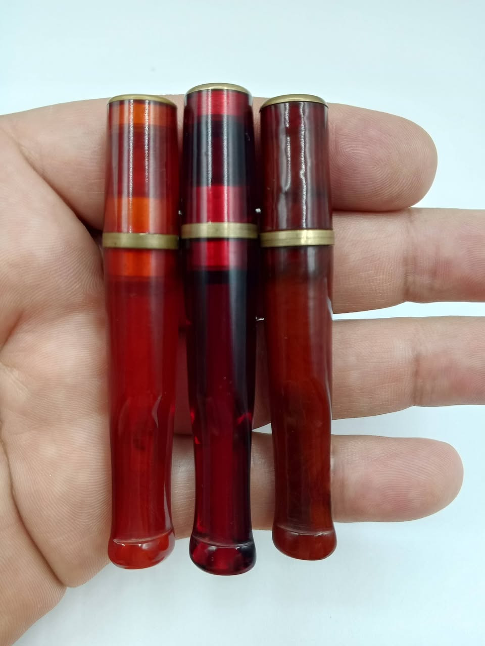 ..لعشاق القطع المميزة والمختلفة ..3..قطع مشارب جكاير.

.. سندلوس ألمانيات أنتيك شغل يدوي مطعمات بنحاس .

..يتفصخ المشرب يصير قطعتين ويتنظف بعدالاستخدام.

..طول المشرب كامل..82..ملم..عرضه..10..ملم.

..المهتم يتفضل خاص ويدلل..


**إذا كنت صاحب هذا الإعلان وتريد حذفه لأي سبب، رجاءا أرسل رسالة إلى الدعم الفني**