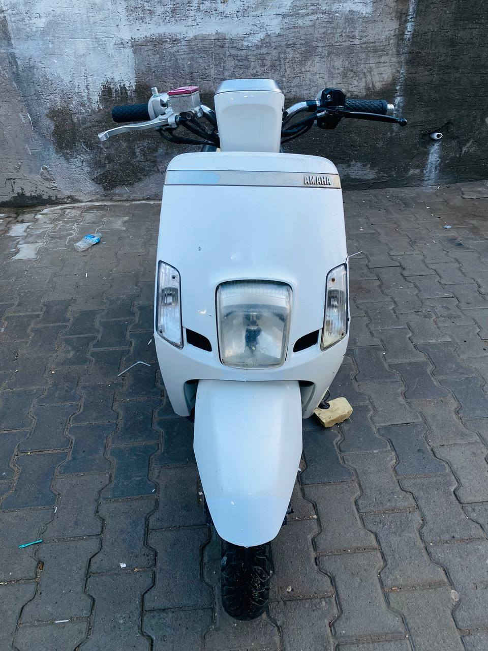 (سلام عليكم بوليس مصطره) 
( نوزل كله بلادي  دراجه خير من الله) 
( مابيهة نقص ما ملعوب بيهة)
(دراجه بل واقع احله من لصور) 
(نقص لعداد لكتروني بي ماي يصلح) 
(العلوان بغداد شعله)(سعر 800))
(رقم الهاتف ***********)
