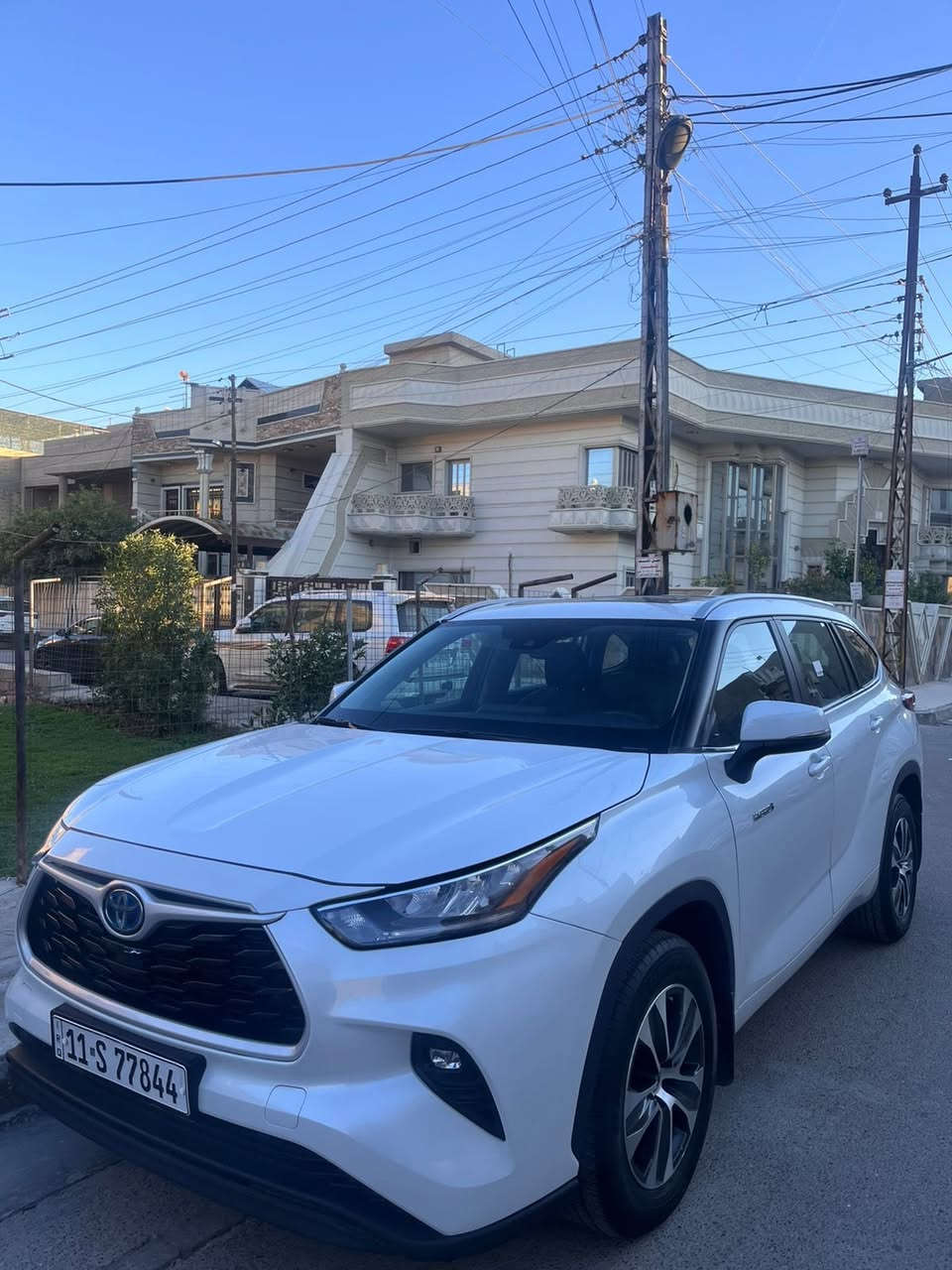 السلام عليكم
هايلندر 2023 
خليجيه وكاله SAS 
ماشيه 49km
* كفاله بيها تبديل قطعتين اصلي نفس اللون 
شخط جاملغ وباب وبدلت نفس اللون 
بدون دواخل وكالهSAS
 GLE فول مواصفات 
السعر : 35$ الف 
المكان : بغداد العامريه او اليرموك أربع شوارع 
للاستفسار : ***********
بهاء ابو علي
