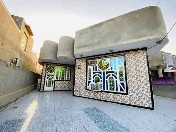 بيت مساحته. 265. غرفه. 1 وكليدور. ومطبخ وصحيات خارجيه وداخليه.  ب 65.وبي مجال طابو. زراعي    سند 25  نهايه نادر الثالثه وره مسجد المصطفى
للتواصل ***********
