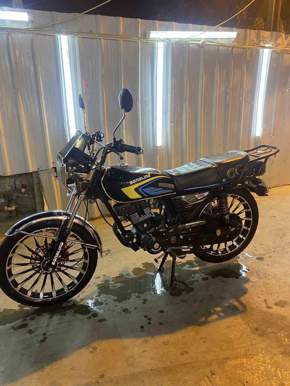 سلام عليكم للبيع سيفان 5 كير موديل 2026.                كفاله عامه  اي نقص مابيه   كلا شغال 
الدراجه مامتعوبه جديده اخت الزيرو  
السعر 850 وبيه مجال 
مكاني بغداد الشعب 
***********
