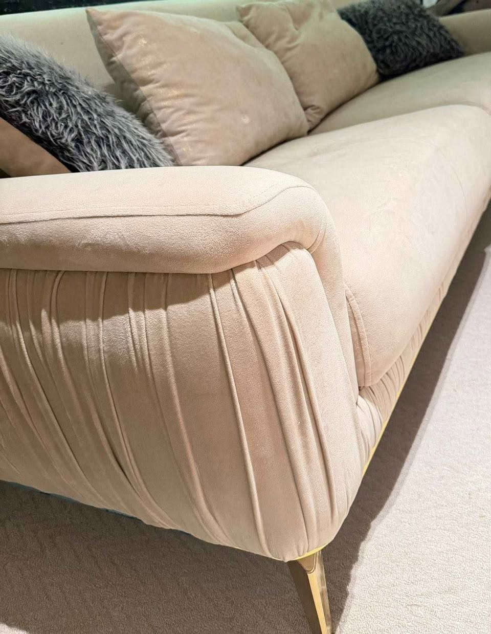 طخم قنفات يتكون من 5مقاعد نظيف جدا 
من براند ديوان (kilim )من اربيل 🌹🌹
سعره بمليون و٣٠٠ الف 🌿🌿
السعر   ب 400  الف🔥🔥🔥🔥
🌿🌿🌿🌿🌿🌿🌿🌿🌿🌿🌿🌿🌿جداامريح بالجلوس وينفتح ممكن يصير سرير
‭0774 888 1000‬
حي الكندي🌿🌿🌿🌿 موصل, نينوى
