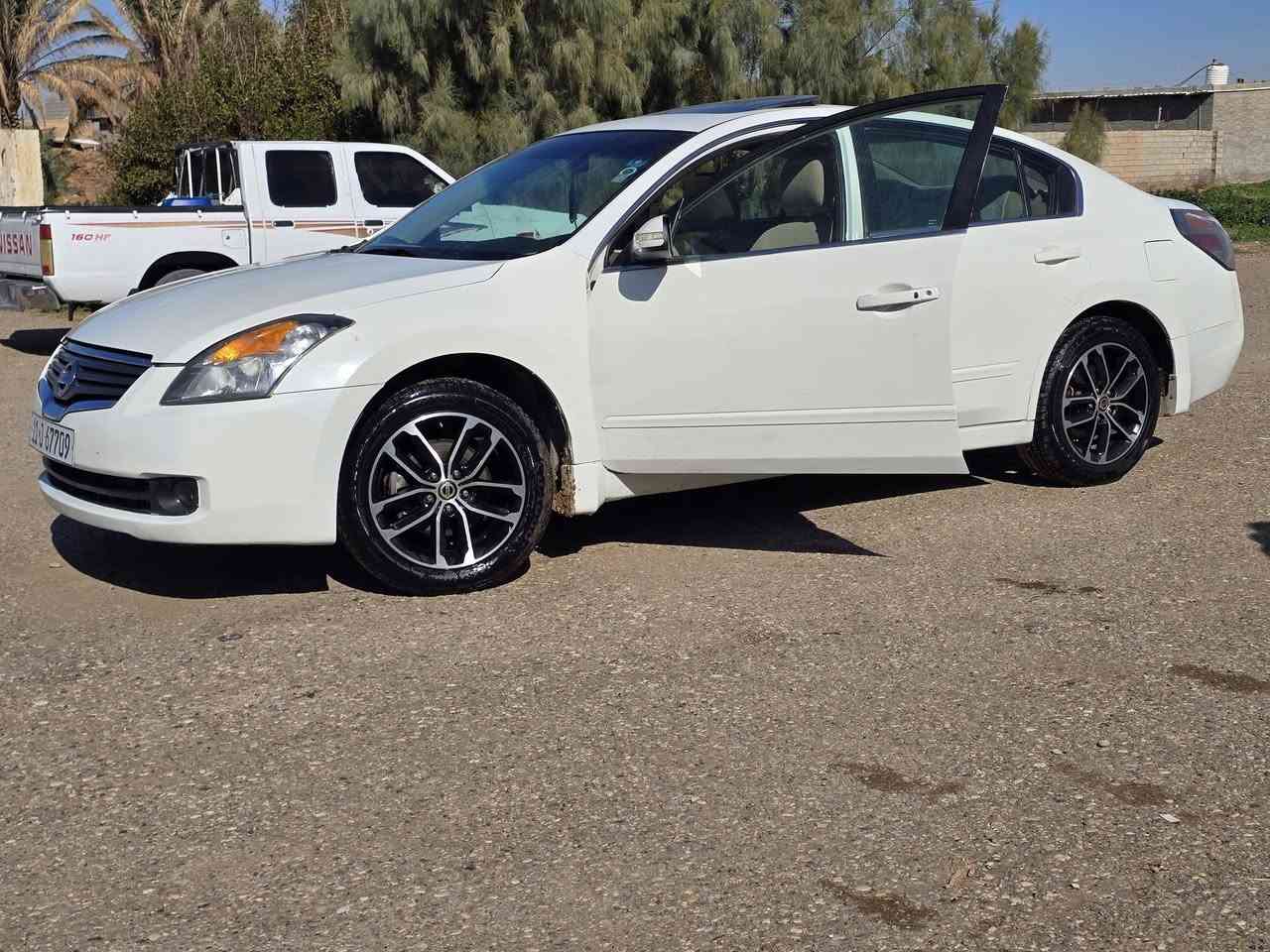 نيسان التما خليجي 
2008  رقم بغداد ألماني 
محرك 4  /كير براد بلاد 
سياره فول تنته تحكم ستيرن 
 تبريد ثلج 
سياره بيه رش أقل الحزام ابيعك حزام 
بدون اي ضرر خارجي او داخلي 
صدر كير محرك كفاله عامه 
تحويل ثاني يوم بسمي سياره  
مكاني ديالى المقدادية 
السعر 95 
***********
