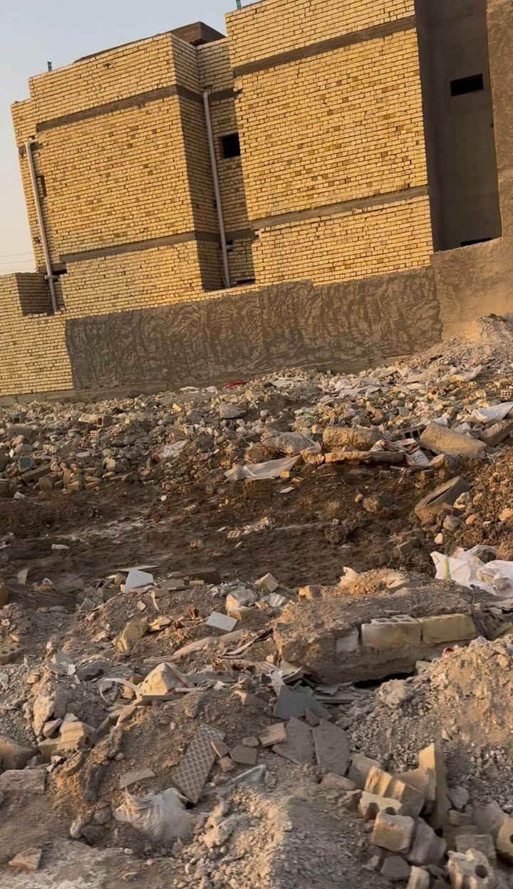 السلام عليكم قطعة ارض للبيع بخط النفط مساحة 200م واجه 14م ابيع 100خدمات كاملة طابو زراعي سند 25 شرط تتكاب ويه ابو السند بناء مفتوح دافع موافقه كبل تبني السعر مناسب للاستفسار اكثر اتصل ***********
