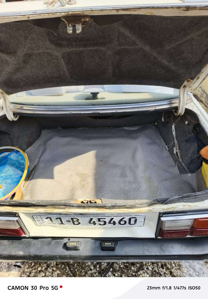 كرونة ١٩٨١ بأسمي ٥٢ بيها مجال الرقم الجديد انكليزي تبريد شغال السياره اي نقص مابيها! للاستفسار اتصال ع الرقم ***********
