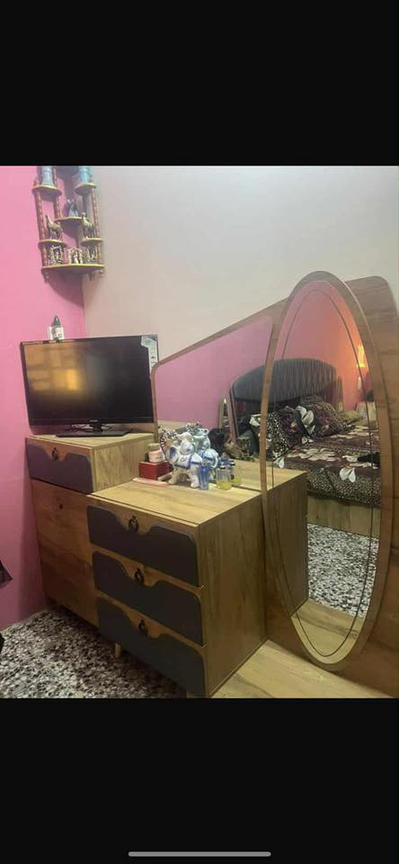 سلام عليكم غرفه للبيع  سعره 700 وبيه مجال عنوان بغداد حي البنوك ***********
