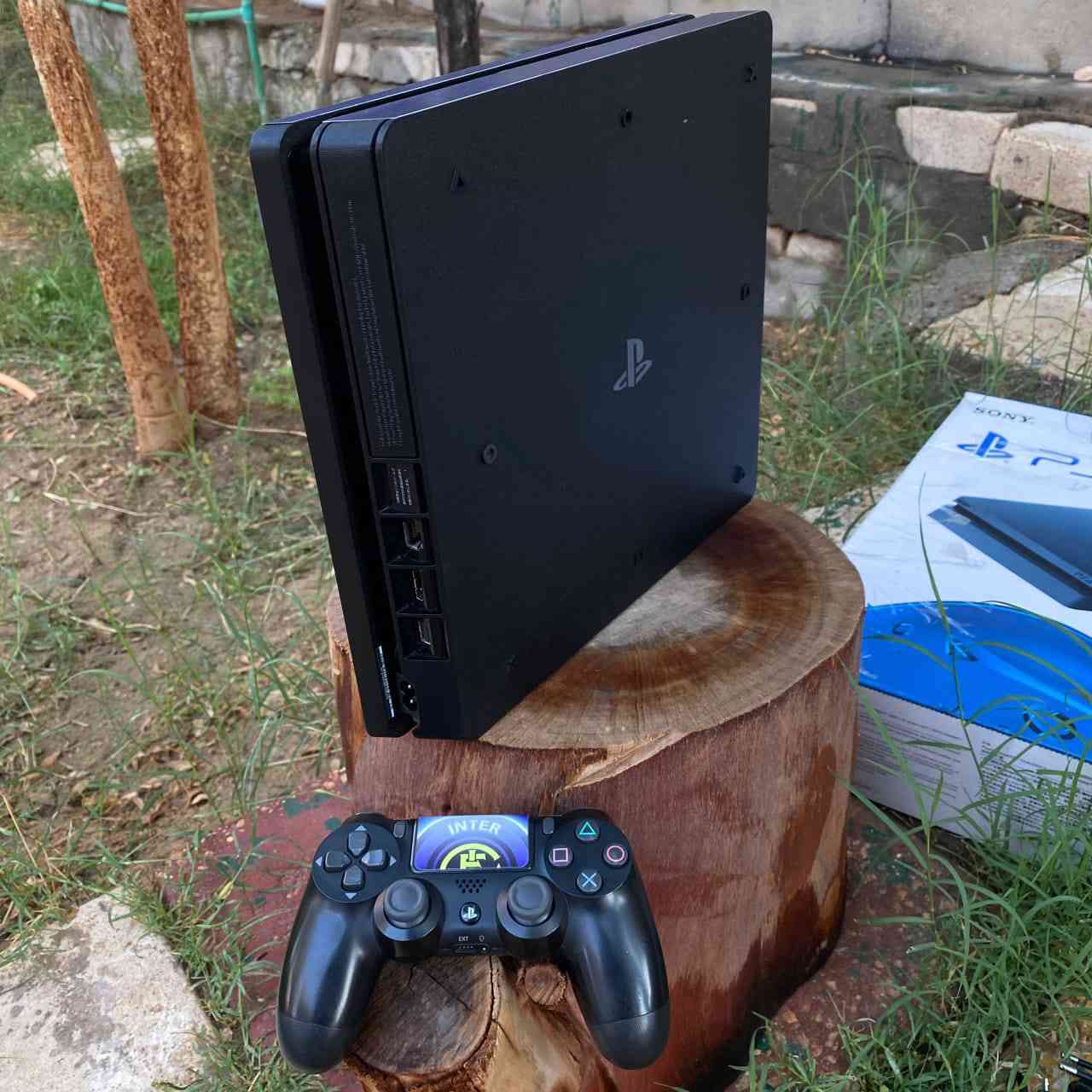 سلام عليكم بلي 4 سلم لوك ستيكر ما مفتوح اخو الجديد ذاكره 500 كيكه ويا يدات 2 مكاني بغداد العالب السيديه السعر 250 وبي مجال ***********
