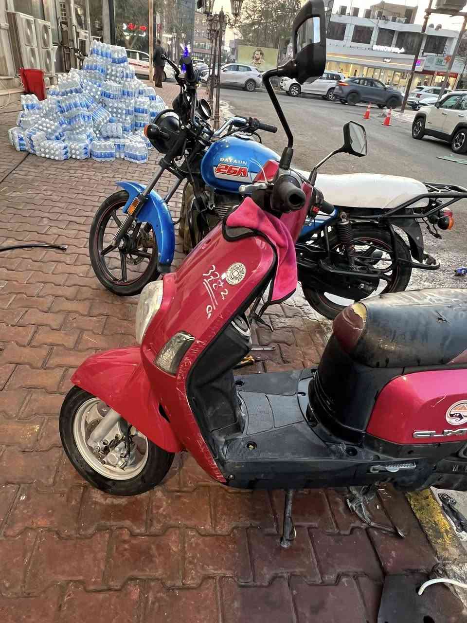 السلام عليكم دراجات للبيع دايون 2020طالعه ب2021 جديده سعر 1400
بوليسي نوزل 2011دراجه كفاله سعر800
مكاني كربلاء 
رقم ***********
