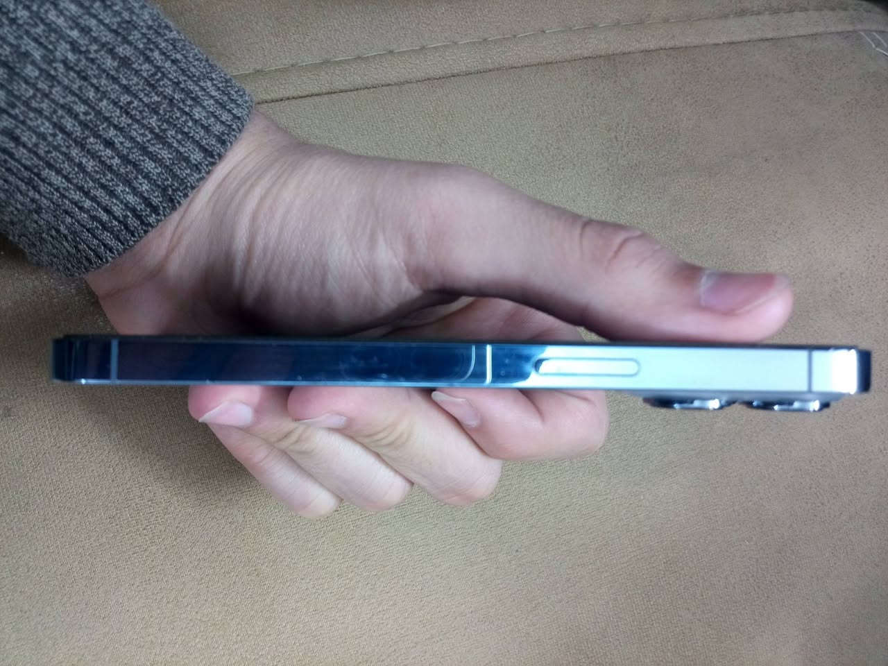 سلام عليكم
ايفون 13 برو نظيف استخدام شخصي نظيف جداا ذاكره 256 ما داخل صيانه ابد بطاريه 82 لامرفوعه ولا مبدله معه شاحنه اصليه او شرق اوسط السعر 600 بي مجال للشراي للستفسار ((***********))
