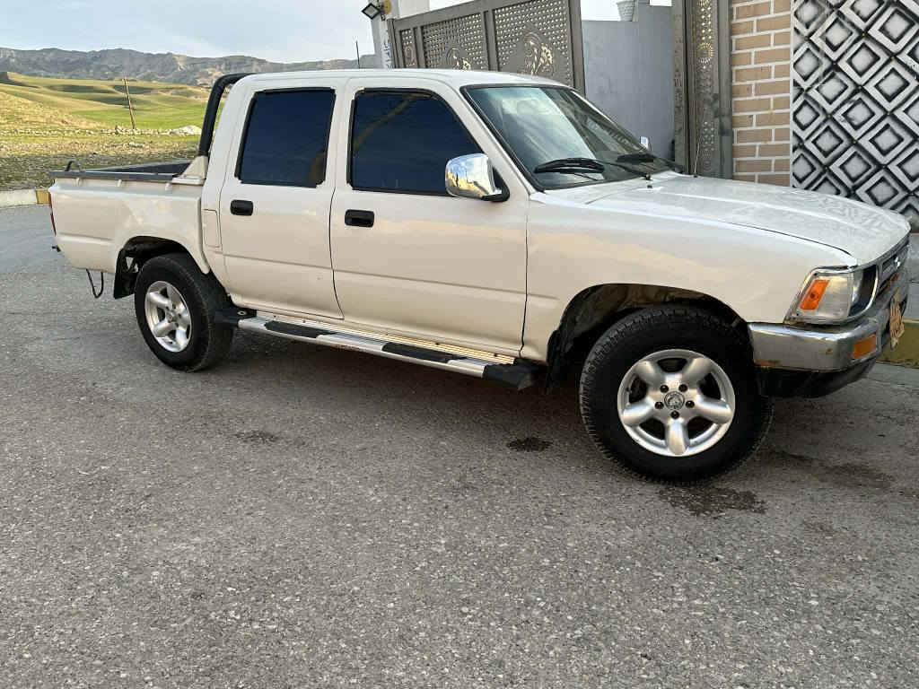 توێتا فاو ڕەقەم سلێمانی
 2001
چوار نایەی تازە كويسينجاك, أربيل


**إذا كنت صاحب هذا الإعلان وتريد حذفه لأي سبب، رجاءا أرسل رسالة إلى الدعم الفني**