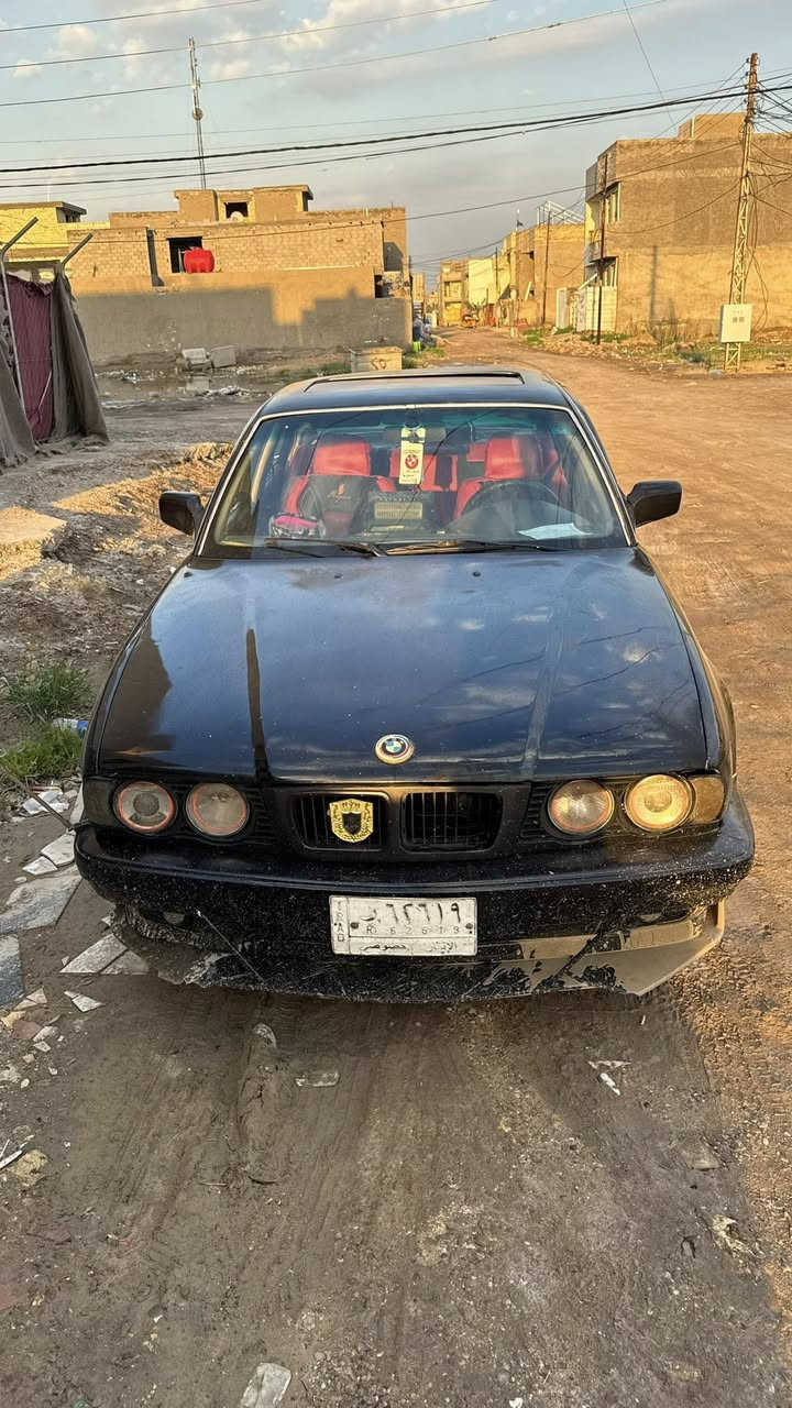 بي ام 525 للبيع او المراوس
السلام عليكم بي ام 525 
1993
محور كير محرك vvt ياباني 
صدر امامي جديد نقص دبلات 
صدر خلفي جيد نقص دبلات 
بطاين نضيفه 
مروحه جديده 
باتري جديد 
فيتبم جديد 
مصبوغه عام 
كير اوتو 

ملاحضه 

(المحرك بي بدايه دخان بدون تنقيص )

رقم انبار مشروع وطني تحويل مباشر 
مكان بغداد قرب علوه الرشيد 
*********** 
السعر 38$
