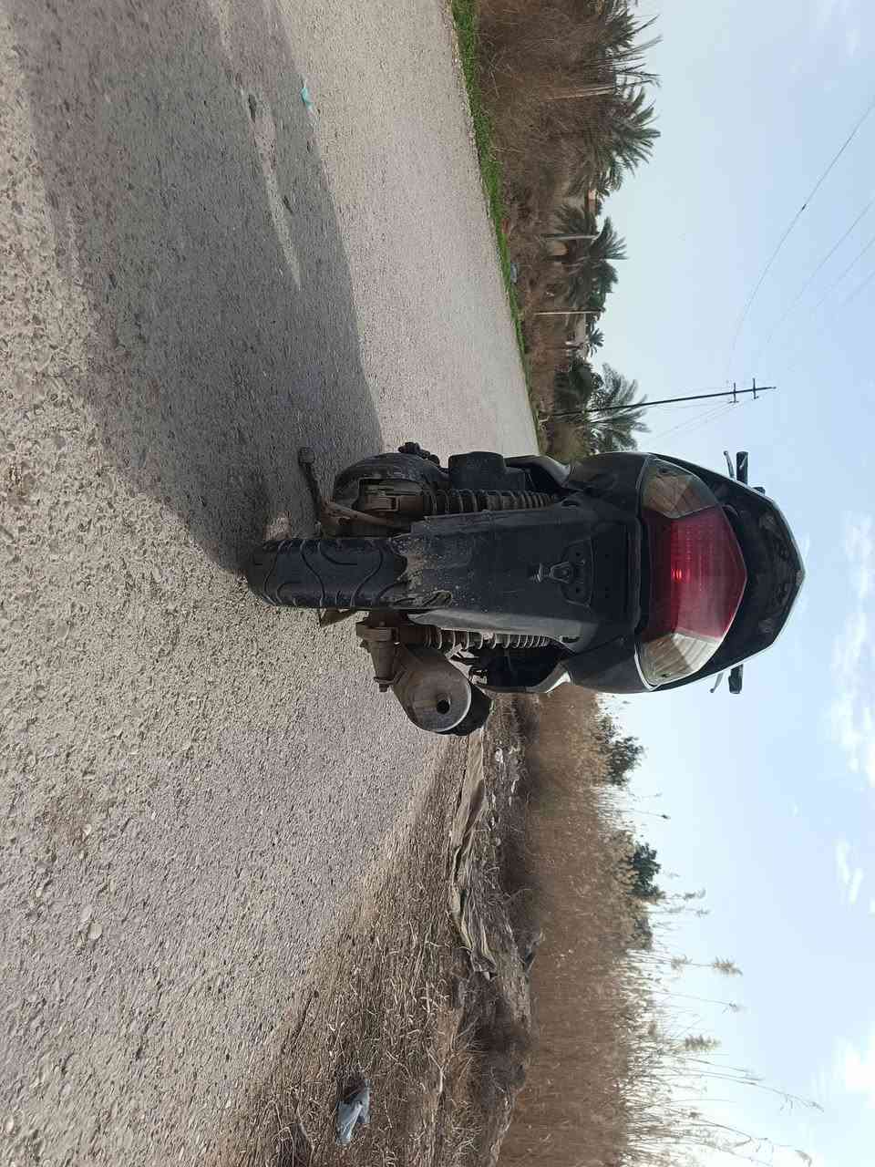 السلام عليكم سكنس فحل موديل 2008نوزل الدراجة خير من الله شلعة معدل لا تنقيص ولا صرف الدراجة يدات رياضي فجوج رياضية بريكاتهة خير من الله  عوزهة بس كفرات دشبولهة موجود تايرات جديدة سعرهة 650وبي مجال حك الجية هاذة رقمي وبي واتساب ***********
