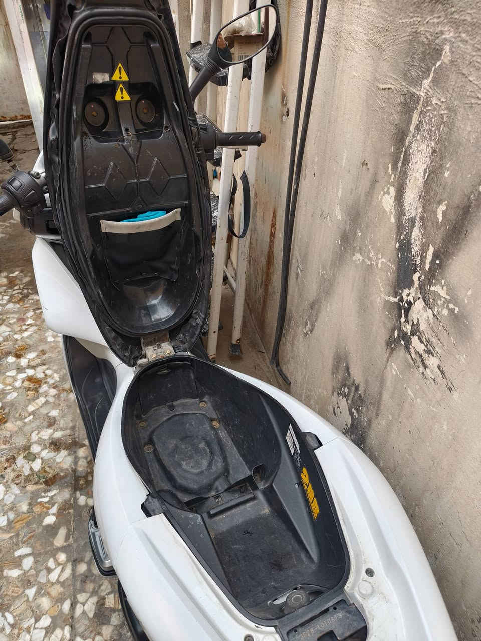 السلام عليكم بي سي اكس جيل الاول نضافه حلوة كلشي شغال بيها مابيها اي نقص عدادات شغاله و حساس مال ازدحام كله شغال ستان كهربائي عنوان بغداد - الشعب الشراي يتصل ***********
