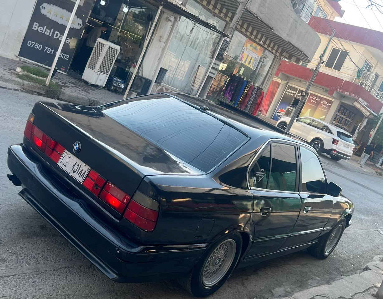 بەناوی خوای گەورە فرۆشتن Bmw ئارم پلاستیک هەولێر 
مۆدێل1991 ئارم و ئەوەلیاتی بەشەرتی سەت سال
هەمو کوردستانی پی بگەرێ بێمنەت
سعری ٣٨ گلا و معامەلە 
دەعمو لیدراوی نیە قرجیشی نیە پشتو پیشی کەپسە 
گێرو مەکینە بەشەرت زۆر زۆر بەقۆتە لەقوتی بیزارە 
موس و براوەی نیە بەشەرت خایسو رزیوی نیە سەیارەکە 
نوێ ماوەتەوە بەس ماشاالله ی دەوێت 
کارەبای بەشەرت کامل هەمو گیانی 
تایەو ویلی حەسیری نوێم بۆ بەستاوە 
تەقەو رەقەی تیا نیە یەک جرکەو گەلایەک ببرە
مواسەفات:
سلایت کارەبا
٤ جام کارەبا 
لایت ئەلقە 
لایت زینون 
تەبریت ساردو گەرم 
ساردەکەی بەس کومپلیسەری جامە بەشەرت 
نوقسانی دیناریکم تیا نەهیشتوە بە شەرت دەی فروشم 
موشتەری پەیوەندی بەم ژمارەیەوە بکە:
***********
واتس ئەپو ڤایبەر کاراوەیە 
شوێن کۆیە كويسينجاك, أربيل
