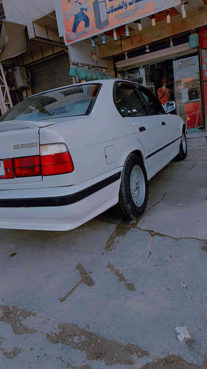 للبيع او مراوس حسب القناعه
🇩🇪🇩🇪BMW
👑525 مسكر 
✌كير عادي 
🛑تدفئه كشنات
🛑تدفئه مرايات واوتو 
🛑دعاميات Mامامي وخلفي
🛑داخل ابيض M
🛑فتحه
🛑برده خلفيه اوتو
🛑شاشه تاب
🛑تخم تاير
🛑حداديه امامي خلفي 
🛑مكينه شرط بطناش 1/2/3
🛑هااااون المكينه 
🛑لايت زينون
🛑كهرباء عام شغال
⭕رقم دولي انكليزي كركوك⭕
💯باسمي السنويه تحويل ثاني يووم💯
🛑السعر⭕ ٥٨ ⭕مجال حق الجيه
للبيع او مراوس حسب القناعه
بغداد الشعب❌ ***********❌

