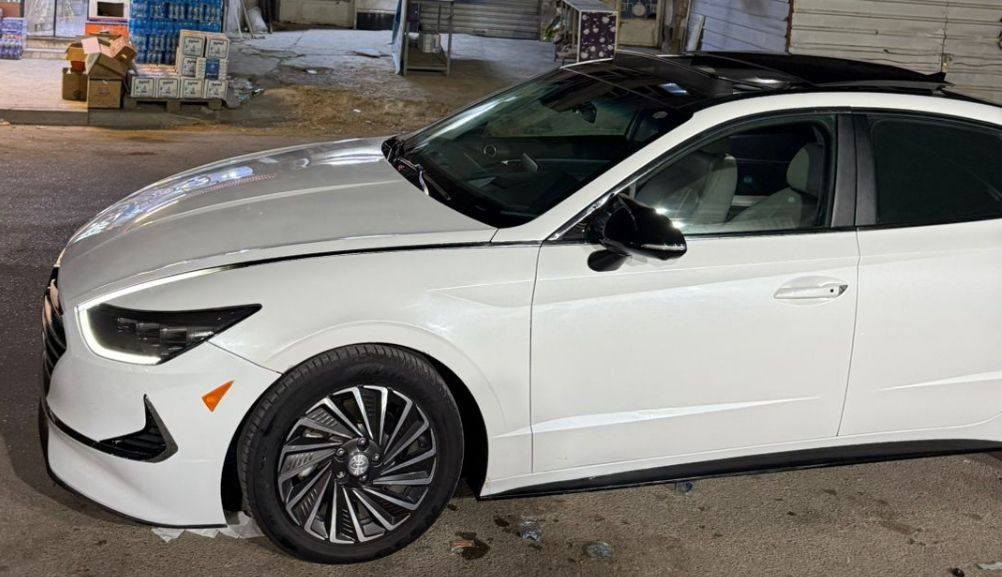 سوناتا موديل 2023هايبرد 
دخول جديد مرقم بغداد
لون ابيض فول واحد عل واحد اعلى فئة 
محرك 2000 تنفس طبيعي هايبرد 
كامرة 360 درجة 
رادار امامي جانبي خلفي 
 أربعة وضعيات قيادة 
تحديد مسار 
قيادة ذاتية 
كشنات تدفئة تبريد 
كشن السائق خزن ميموري 
صندوق ذكي عند الاقتراب يفتح
شاشة كبيره 12 انج
اوتو هولد 
كشاف ضباب 
لايت زينون 4 عدسات 
انارة دشبول عل طول 
هيتر ستيرن
بانورما عل طول السقف 
داتا شوب 
سماعات Bose 
هندبريك بصمه 
عداد متغير الآوان 
جامات خلفيه بردات بلادية  
ماشية السيارة 31 الف كيلو متر  
ملاحظه السيارة بدون شواصي بدون لغد بدون دواخل 
جاملغ الأمامي مصبوغ
الديوانية مركز 
الاستفسار الاتصال 
***********
