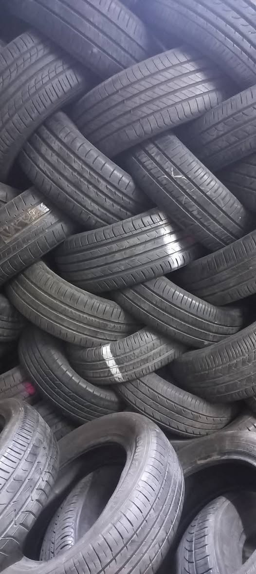 السلام عليكم
تم وصول اطارات السيارات قياسات 12,13 وجميع القياسات إلى حجم 20,21 البيع جمله مفرد بانسب الاسعار 
المكان المحل بابل المركز السياحي العتايج 
هاتف ***********
