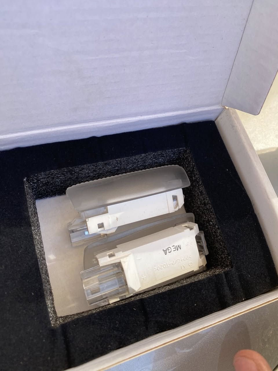 السلام عليكم عندي لد مال باب مال ترحيب مال لكزز عندي ٤ سعر الزوج ٢٥ مكاني بغداد العامرية للاتصال ***********
