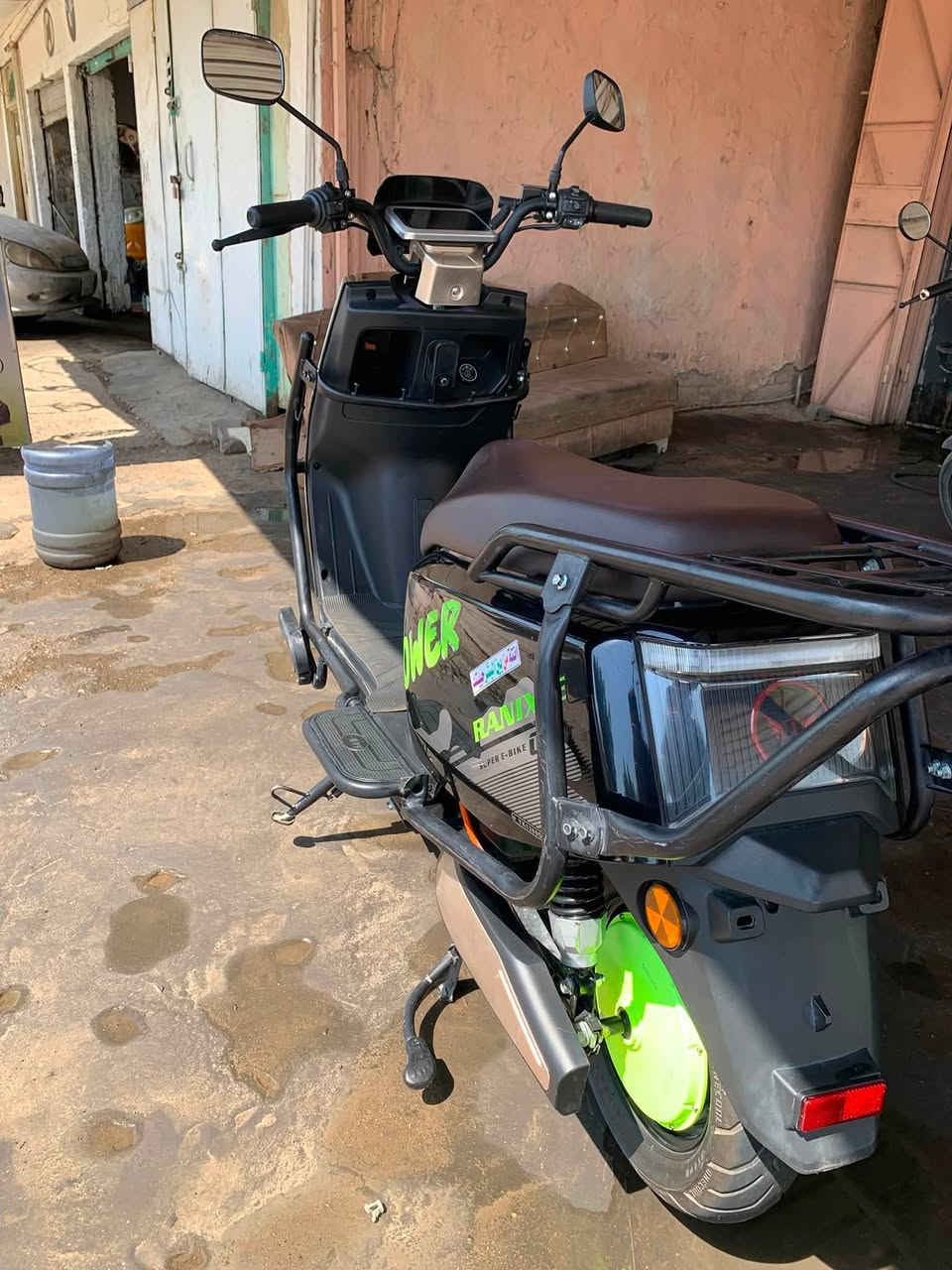 دراجه شحن نضيفه وحلوه بطارياتهه نص عمر كلهه شغاله سعرهه 750 وبيهه مجال رقمي *********** مكاني المحموديه
