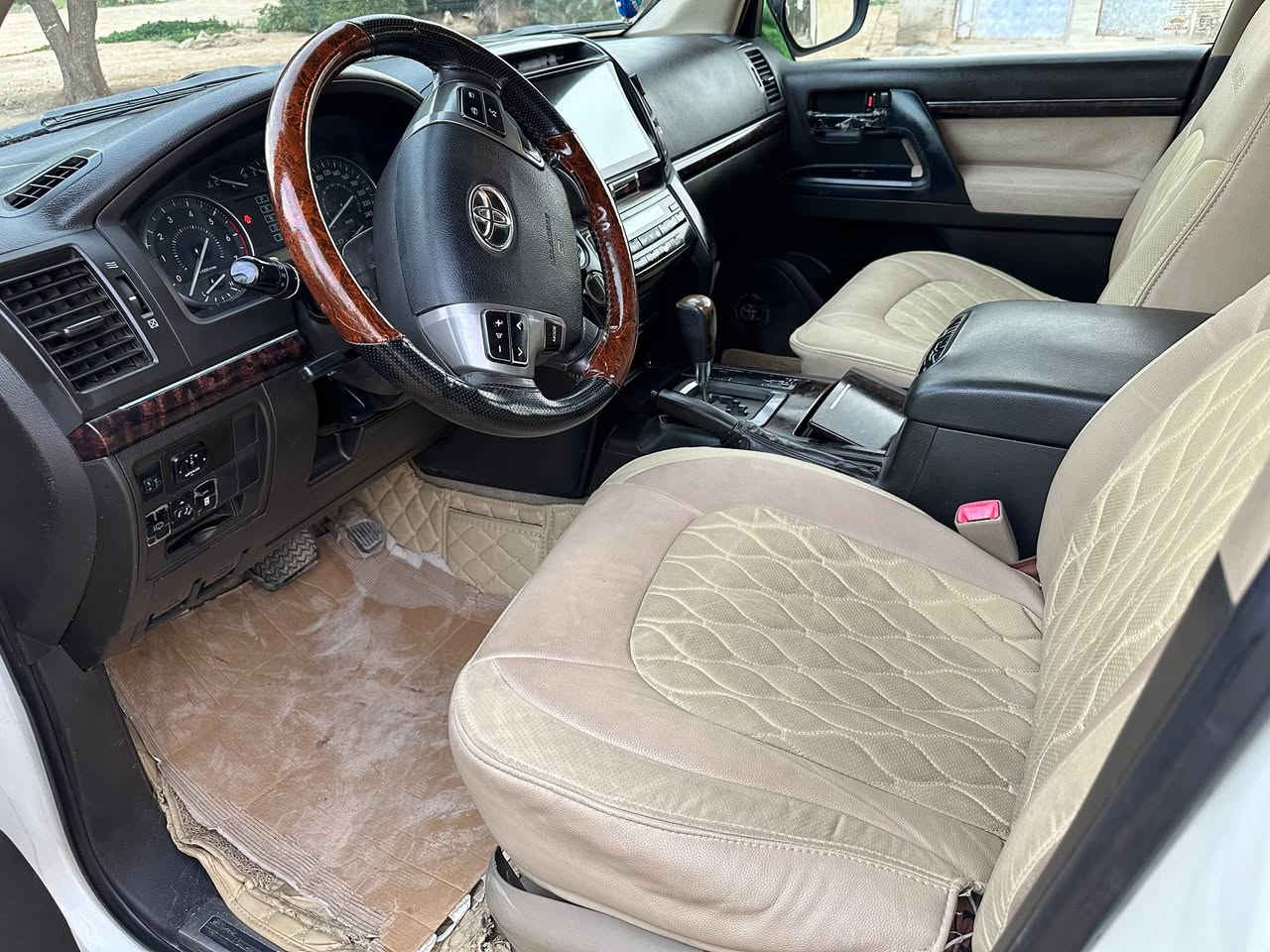 جكساره موديل 2010
رقم اربيل دولي
مواصفات
كامره حساسات
فتحه
مكينه 6سلندر
تحكم كهربائي 
سعر 235
غير متواجد علئ الفيس 
رقم ***********
