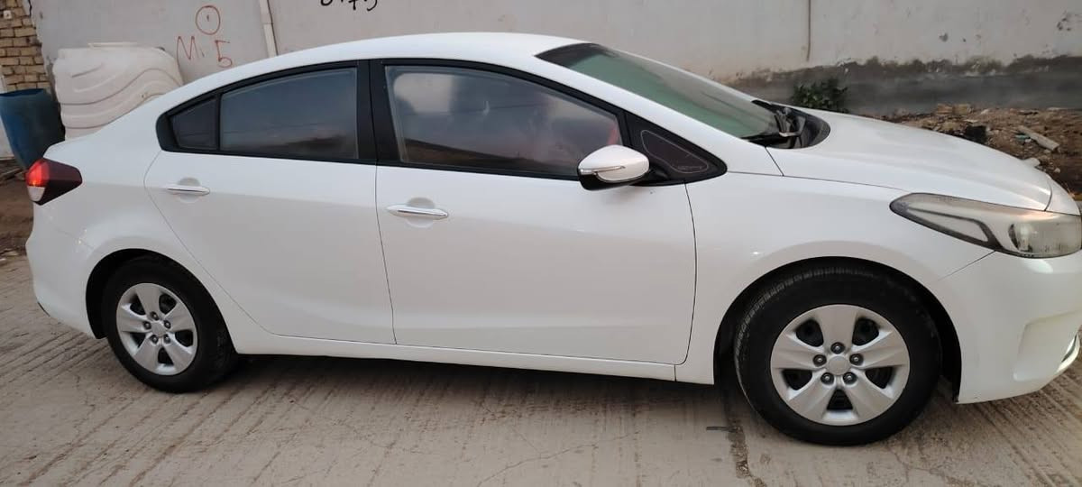 سلام عليكم
سيراتو مديل ١٨

كفاله عامه من الصبغ وبارد وتبديل

سياره جاهزه من تخم تاير حداديه كله جاهزه الف دينار ما تصرف عليه

السعر ١٣٨ وبيه مجال

مكان السياره واسط صويرة.للاستفسار

***********
