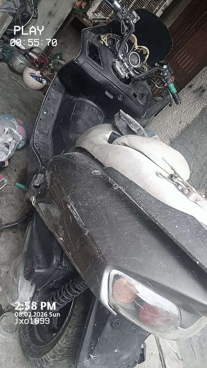 السلام عليكم دراجه فورزه صفر 6 للبيع مكينه مكفوله وخير من الله بس ابيع كوم حديد لن كابريتر عاطله سعر 350وبيه مجال العنوان بغداد الدوره ابو دشير ***********
