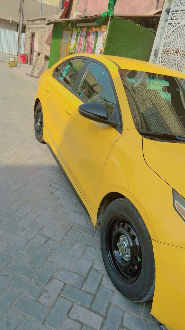 السلام عليكم كيه فورتي جيتي لاين للبيع  2021 مكينه 2000 دوش رقم بغداد انكليزي سنويه بسمي السياره فول ماعده الفتحه بدون دواخل  السعر 135 ***********
