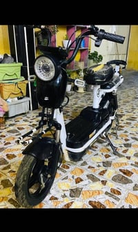 اخوان عندي دراجه البيع حجم14دراجه حلوه  رايدها 100قفل 07700938932