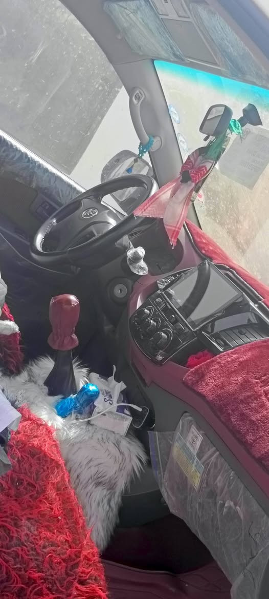 هايلكس مديل 14 رقم سليمانيه
سياره مكفوله كفاله عامه ماشيه 160 قابل لزياده 
الاستفسار الاتصال ‏‪***********‬‏
