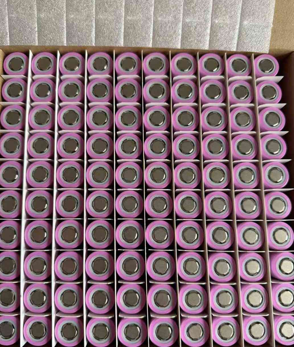 Grade A Quality lithium-ion battery cell DMEGC INR18652-26E 2600mAh lithium battery 2.6Ah electric tricycle battery,electric bike,electric motorcycle, electric scooter,electric bicycle,electric drill,Handheld Fan,bumper cars,angle grinder,Solar fan,vacuum cleaner,solar street lights,Crop protection aircraft,robot battery 18650 cell 2600mAh cylindrical Li-ion electric bicycles battery,access control system,security equipment.etc.


**إذا كنت صاحب هذا الإعلان وتريد حذفه لأي سبب، رجاءا أرسل رسالة إلى الدعم الفني**