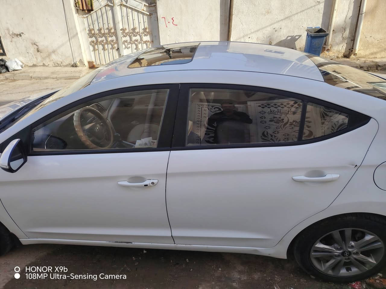 السلام عليكم
انترة خليجي مكفولة
كشنات جلد
حساسات  كامرة
تبريد قطعتين
محرك ٢٠٠٠ دوش
تحكم ستيرن
***********
