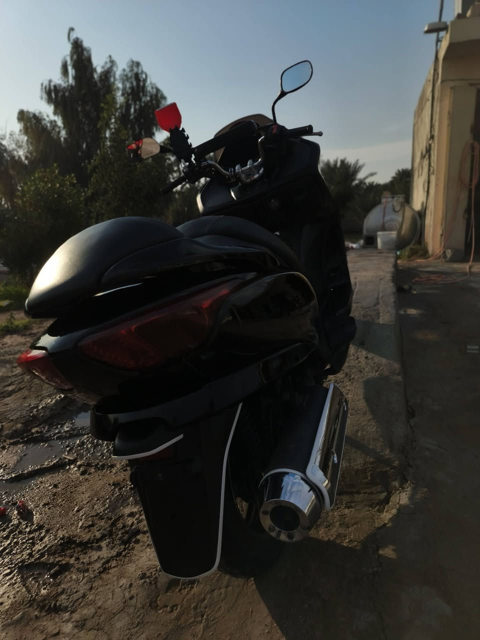 سلام عليكم دراجه للبيع حلوه ونضيفه مابيه اي نقص تخبل سعر مناسب كلش  مال بيع مارجعك مكان ديالى هبهب ***********
