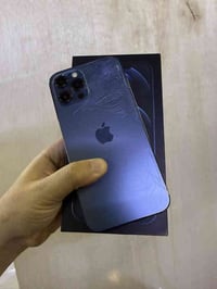 12 برو ماكس شرق اوسط وتر مضمون عل فحص فقط كسر بالضهر ذاكرة 128 بطارية ...