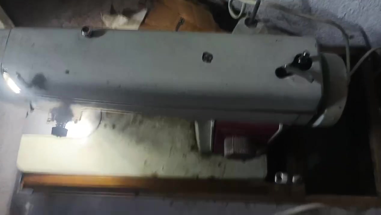 مكينه خياطه للبيع نضيفه مامستخدمينها هواي وسريعه محتاج واريد ابيعها مكاني بغداد مدينه الحميديه سعرها 100 بيها مجال بسيط للشراي حك الجيه .. تواصل واتساب 
***********
