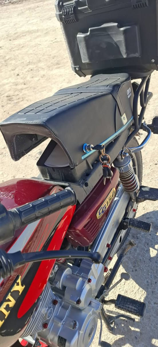 سلام عليكم دراجه سيفان موديل((2024)) اوراق اصوليه مكينه خرسه ما مفتوحه كهربائيات كله شغاله كفاله عامه مال جناي شوفت عينك دراجة احله من الصور تجي وشوف مكان المسيب حي العسكري السعر خاص خاص للأستفسار راسل خاص او اتصل واني خادم الك 
(((((***********)))))))
