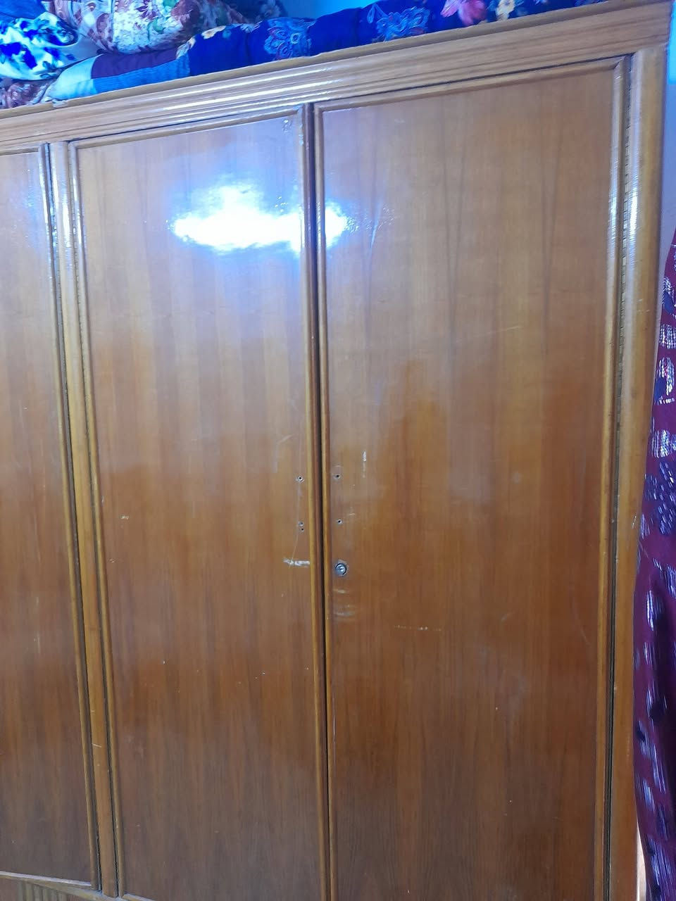 السلام عليكم كنتور البيع
كنتور ابو ٦
خشب تسكام اصلي 
عارضهه ب٢٥٠ الف  مال بيع
مكاني بغداد مدينه الصدر 

واتساب 
***********

