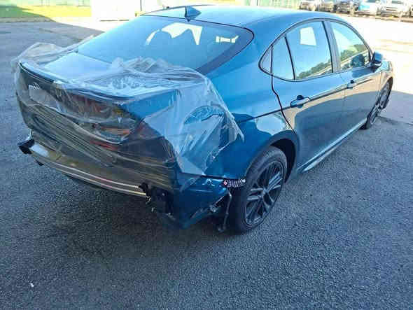 للبيع كامري موديل 25 موصفات se بلص وصولها نهايه الشهر حادث خلفي بدون ارباك سياره زيرو ماشيه 3000 بجم كبس داخل راصاصي ولون فيروزي ***********
وتساب او اتصال . رقم الشاصي 
4T1DAACK4SU619984 تريدها واصله تريدها مطروحه بالحره
