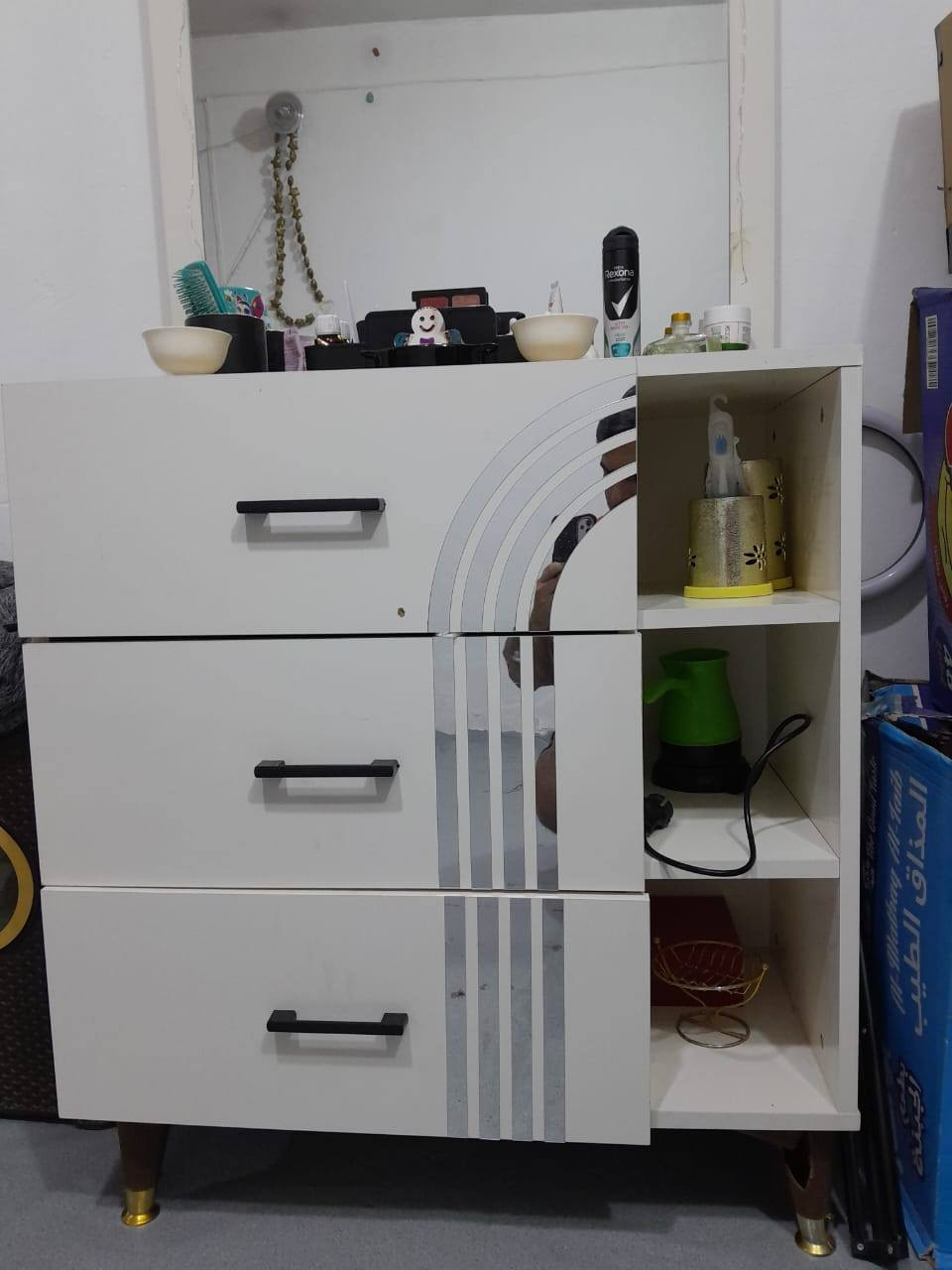 سلام عليكم غرفة أخشاب تركية جديدة استخدامها شهرين اشتريتها ب600 واريدها ب500 وبيها مجال
للاستفسار واتساب ***********
