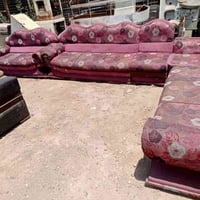 للبيع تخم 10 مقاعد السعر 100 وبيه مجال 07502529989//////07810126924