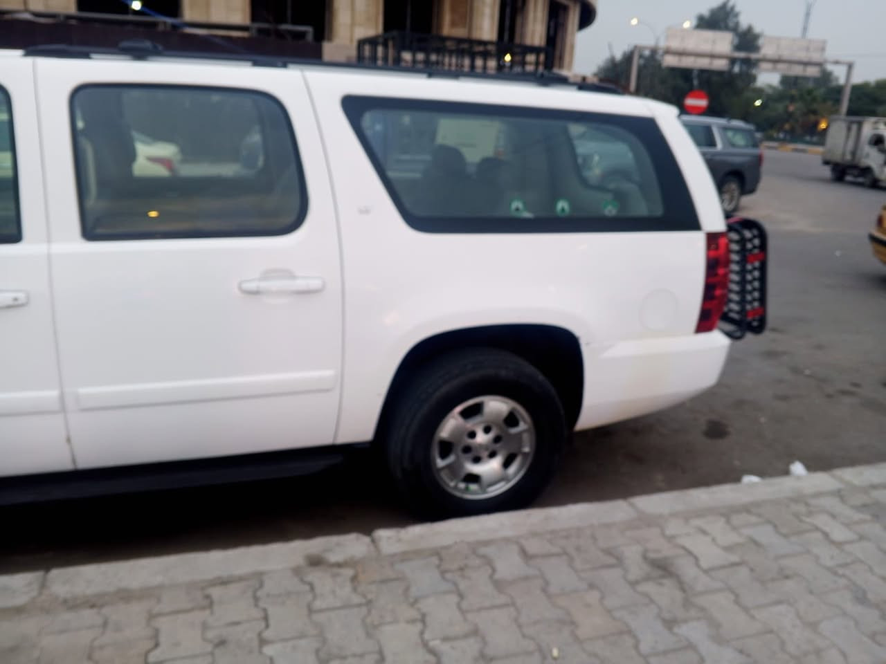 سلام عليكم شوفر 2008 طبله وحده سياره 
بيها خط رسمي موصل بغداد السياره جاهزه تبريد تدفئه
كير مكينه مكفولات حداديه وصدر وتايرات نص عمر 
حادثها جاملغ خلفي يمنه  السعر 155 وبيها مجال للطيبين مكانها بغداد الشعب ***********
