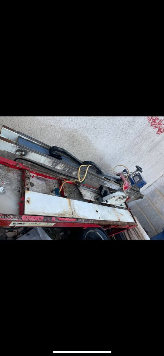 قاطعه كوارتز صنع ايراني طول مترين و60 عرض 60 سم  ***********
السعر مليون وربع وبي مجال
