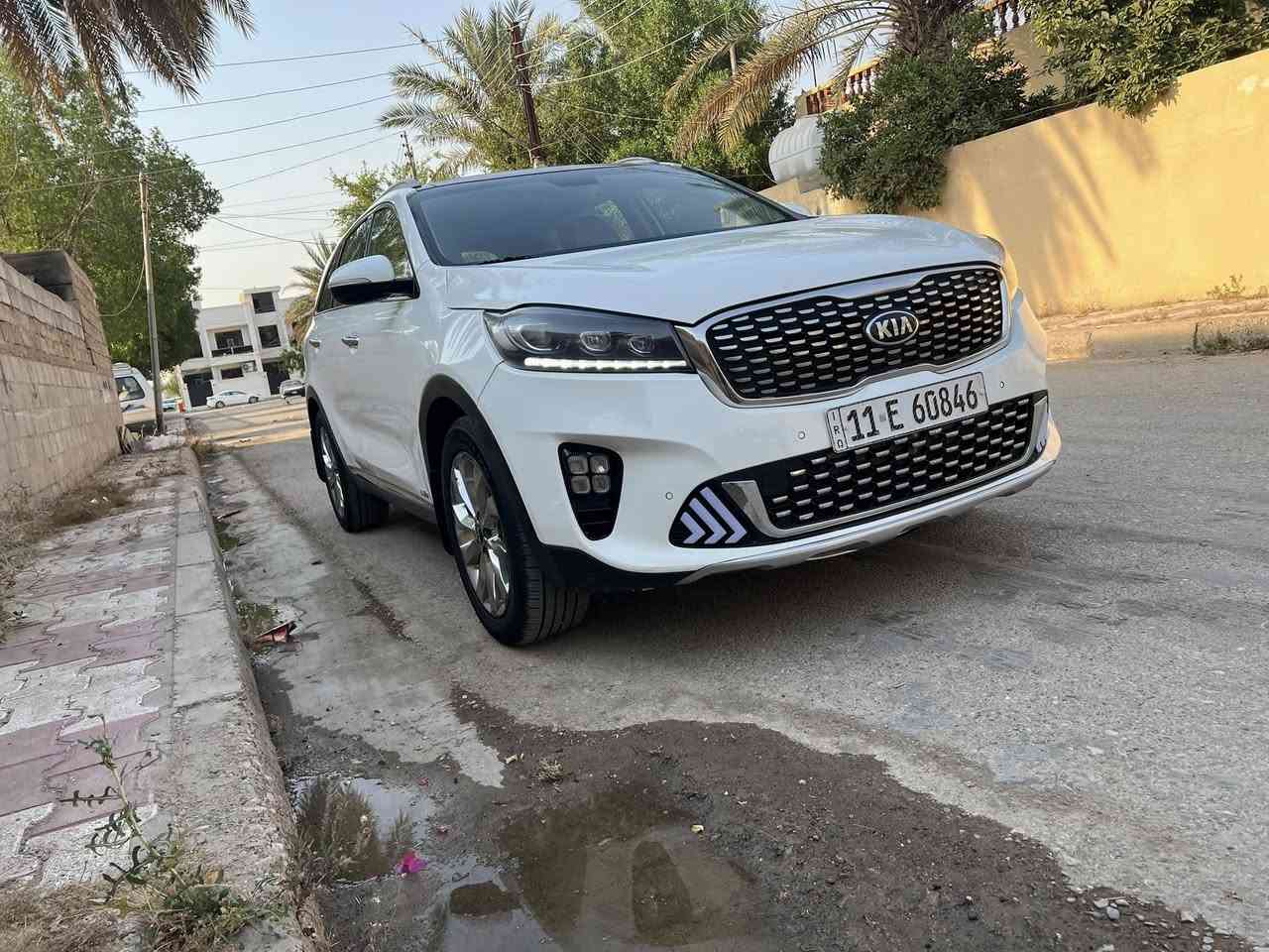 كيا سورنتو خليجي
رقم بغداد الماني بسمي 
موديل ٢٠١٨ شكل ال٢٠
لون ابيض 
٦ سلندر ٧ راكب 
فوووووول مواصفات كويتي ١/١
بصمتين: تشغيل وتقفيل 
بنورمااااا طكتين جام 
هند بريك بصمة 
فوووور ويل 4:4
مانع انزلاق وانحدار 
اوتو هولد توقف ذاتي 
الباب الخلفي كهرباء 
بردات خلفية اصلية 
كشنات جلد اصلي لونين 
كشنات ٢ كهرباء 
كشنات تدفئة وتبريد 
الكشنات الخلفية تدفئة وتبريد 
شاشة كبيرة اندرويد 
كامرة دوارة اصلية 
حساس امامي وخلفي 
مري شفط مع القفل 
جي : بي: اس: خرائط طرق 
اريل ابيض طيارة 
نظام ايكو درايف 
كيجات السرعة زئبقية 
شاشة الدشبول الكترونية 
تحكم استيرن فول 
حاكية : ابلوتوث: اوكس 
تبريد ابيانو لمس 
تبريد ٣ قطع ثلج 
لد امامي وخلفي 
لايت زنون اصلي 
اضواء ترحيب بليدات 
علامة سورنتو بلدوسة 
اشاير بلمري 
يدات نيكل اصلي 
ويل اكروم ١٩
تخم تاير جديد لك قبل اسبوع شديتة 
ماشية ٦٠ الف اصلي 
كير ومكينة وصدر وحدادية وتبريد كفالة عامة 
بدون ضربة وتبديل واشخوط وبارد وصبغ مكفولة عدى عدى إصبعين بارد فقط 
سيارة جديدة وجاهزة مابية اي نقص 
الرقم الدولي الجديد/ هزة جديدة/ سنوية جديدة 
البصمة الثانية ممستخدمة / كتلوكات الشركة موجودات 
السعر ٢٢٣$
***********
