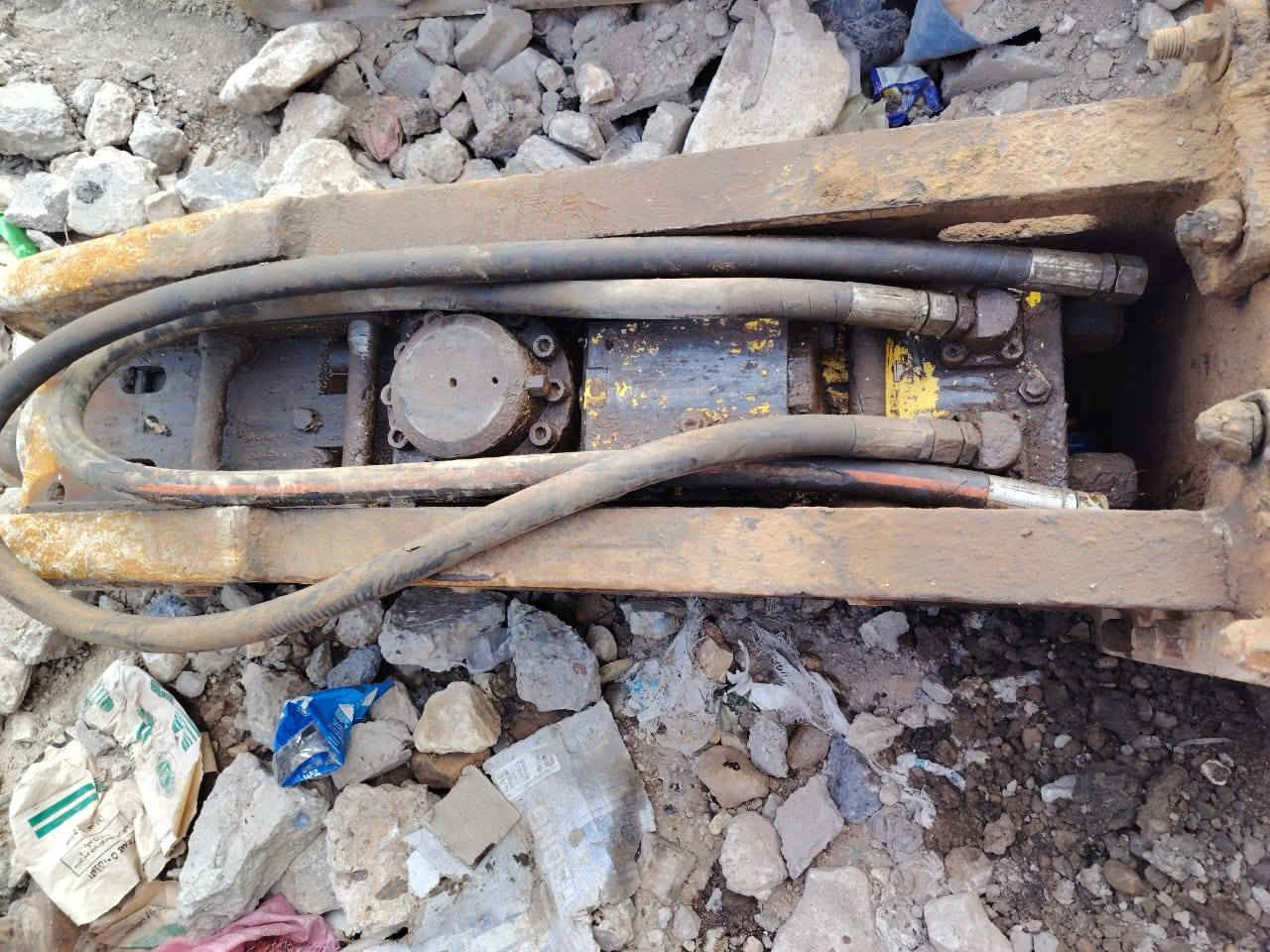 سلام عليكم رمضان كريم 
جك حفّارة
استخدام نظيف، شغال تمام
مفحوص وجاهز للعمل
السبب: عدم الحاجة
الموقع: الانبار الرمادي 
السعر: 35 (وبيه مجال)
هاتف ***********
واتساب ***********
