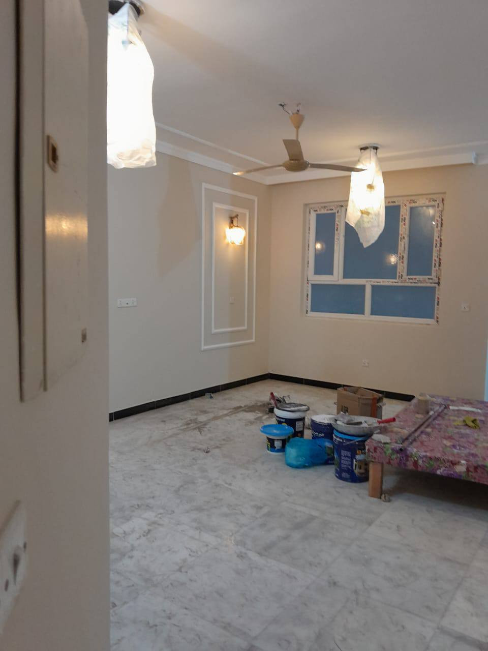 السلام عليكم اخوان خلفة صبغ وطلس وسحب وترميم ومعالجه رطوبة وعوازل اسطح وصبغ وتطعيم واجهات  متفرغ عمل درجة اولى  استلام مهندس  مكاني بغداد بالاعلام ***********
