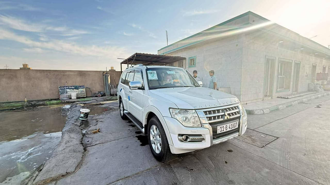 موديل  2010
محرك 3500 
ماشيه 191k
فتحه 
كشن كهرباء
اشاير بل مري
ثلاث قطع تبريد
تحكمات ستيرن
شاشه 

 سياره أحلى احلى من الصور

مكاني كوت 
رقم الهاتف ***********
