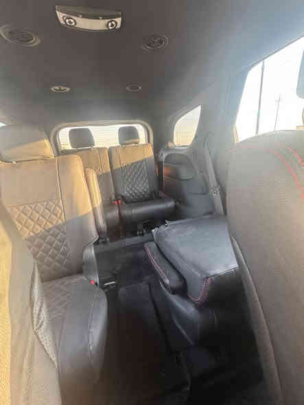 سلام عليكم البيع دارنكو 2023 بوليسي سياره جديده ماشيه 7466 ميل يعني 11 الف حجم المكينه 5700 هيمي صور الحادث موجوده بل منشور سعر (250) وبيها مجال سياره بدون رقم 
عنوان سيارت بغداد حي اور  *********** اتصل وتدالل
