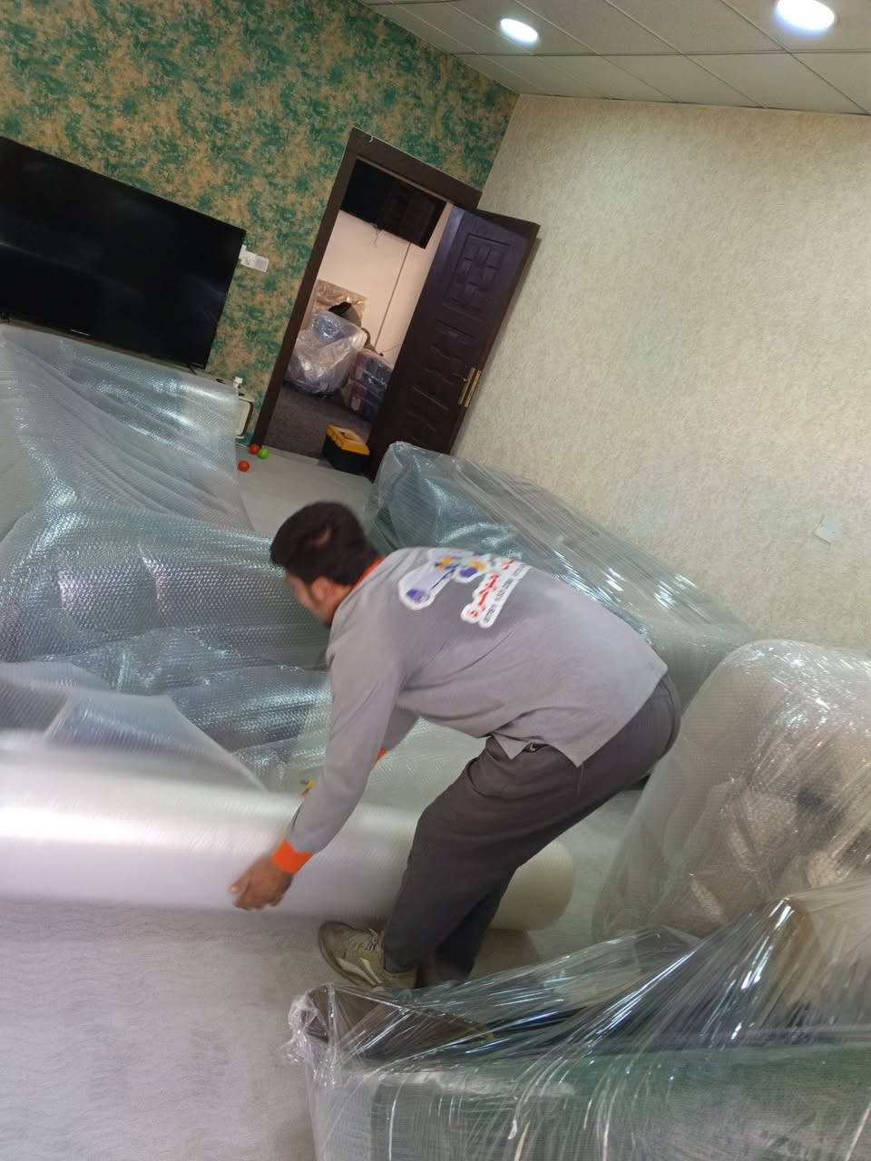 ---  
    عربي/كردي 

  ✨ شركة نقل الجوهرة ✨  ***********/***********+***********
***********
    

  هل تبحث عن نقل آمن ومضمون لبضائعك وأثاثك؟ لا تبحث بعيدًا!  
    
  نحن في "نقل الجوهرة" نختص في نقل كل ما هو كبير وصغير، من وإلى جميع المحافظات، مع ضمان راحة بالك التامة.  
    

  ماذا نقدم لك؟  
    
     📦 نقل شامل: سواء كانت بضائعك كبيرة أم صغيرة، أثاث منزلك الثمين، أو حتى جزء من حمولتك، نحن نتكفل بكل شيء.  
     ✅ تغطية واسعة: خبرتنا تمتد لجميع المحافظات الشمالية والجنوبية، ونتعهد بالتوصيل بالضمان.  
     🚚 نقل مباشر: نضمن وصول شحنتك بأسرع وقت وبأعلى معايير الأمان.  
     📦 تخزين آمن: لدينا مخازن واسعة ومجهزة لتخزين بضائعك وأثاثك بأمان تام عند الحاجة.  
     📜 جميع الإجراءات علينا: من التغليف إلى التسليم، نحن نتكفل بكل التفاصيل والإجراءات لنوفر عليك عناء التفكير.  

    

  مع "نقل الجوهرة"، راحتك هي أولويتنا!  
    

  اتصل بنا الآن ودعنا نحمل عنك العبء!  

   ***********/اتصل واتساب 

***********/اتصل واتساب 

***********/اتصل واتساب 

***********/اتصل واتساب
