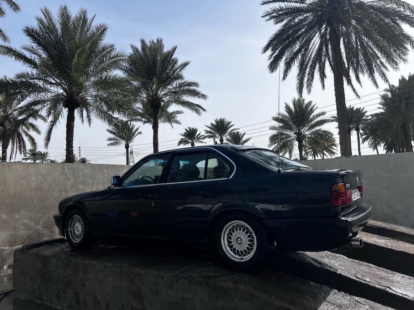 BMW
السلام عليكم للبيع بي ام حجم 535 مديل 90  رقم بغداد نكليزي سياره نظيفه سلايت كهربائي صبغ جماليه  صدر نضيف   داخل وخارج تبريد خير من الله  گير ومكينه  اكسن خير من الله 3.5 مفتوح  شلعه ومعدل سياره ما ناقصها شي  المكان بغداد _ابوغريب (***********)